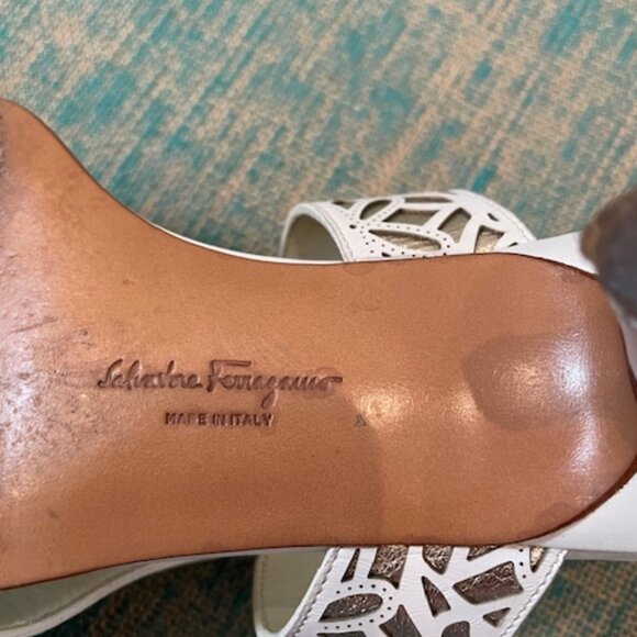 Ferragamo white and gold sandal heels - Picture 4 of 4